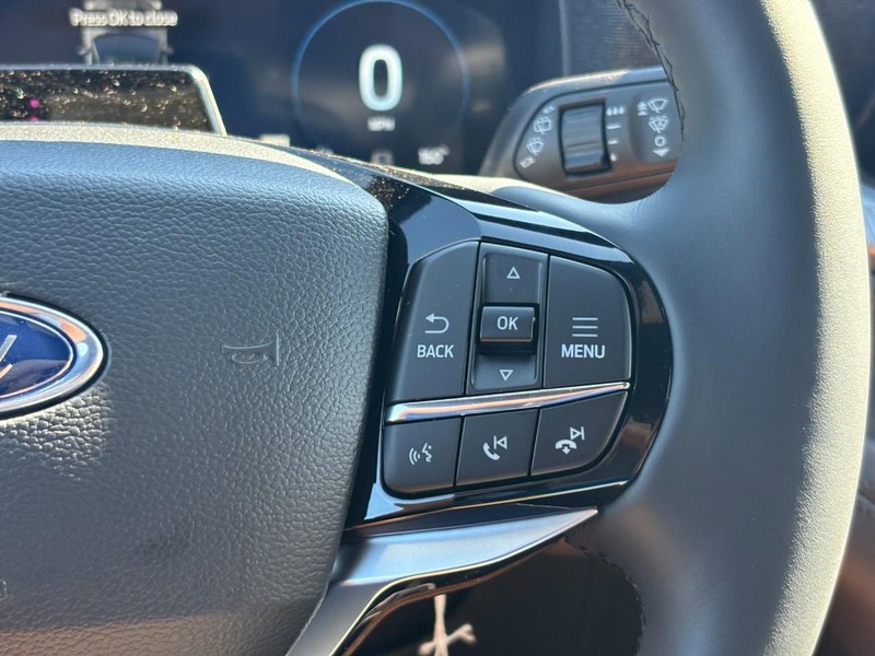 Ford Explorer Vehicle Image 21