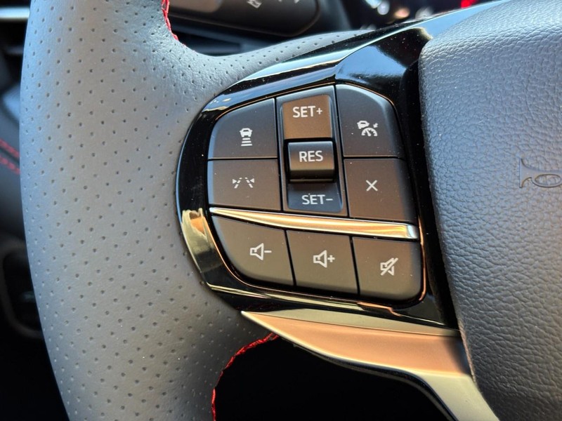 Ford Explorer Vehicle Image 20