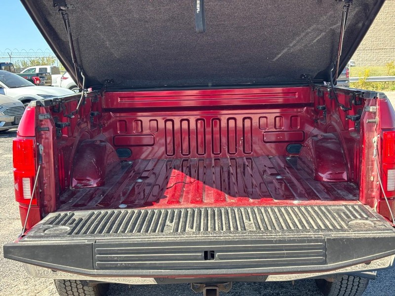 Ford F-150 Vehicle Full-screen Gallery Image 11
