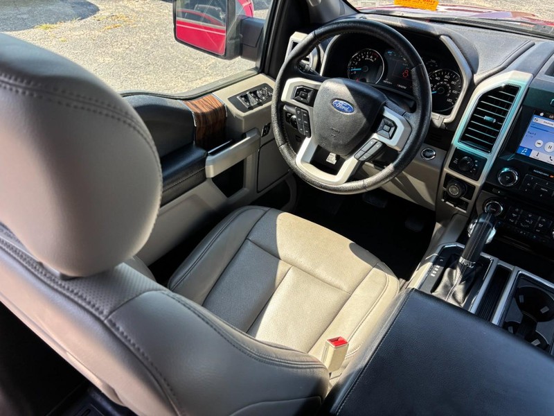 Ford F-150 Vehicle Full-screen Gallery Image 14