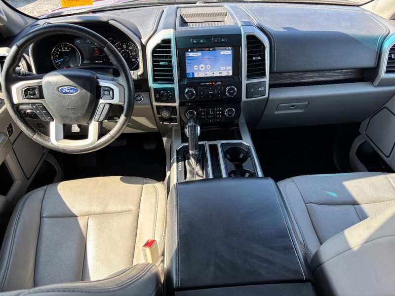 Ford F-150 Vehicle Full-screen Gallery Image 15