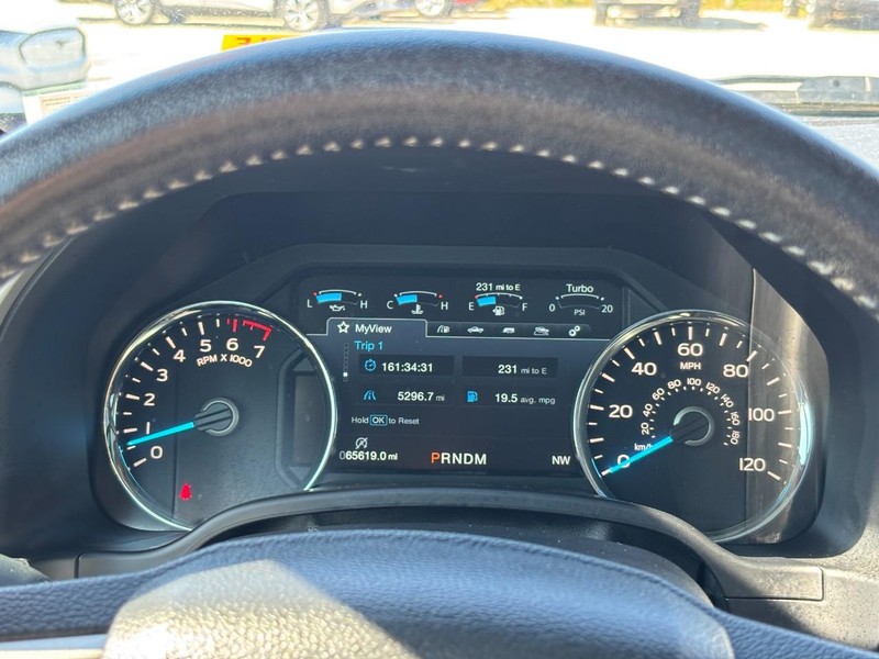 Ford F-150 Vehicle Full-screen Gallery Image 21