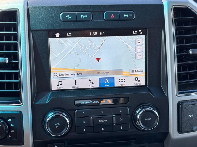 Ford F-150 Vehicle Full-screen Gallery Image 23