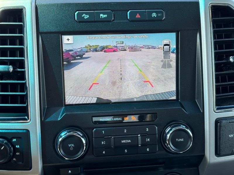 Ford F-150 Vehicle Full-screen Gallery Image 24