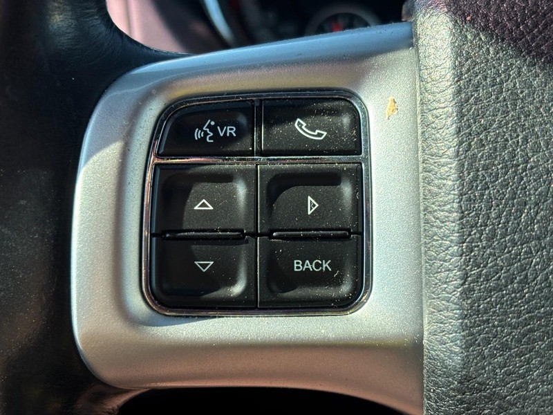 Dodge Grand Caravan Vehicle Full-screen Gallery Image 20