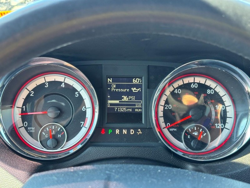 Dodge Grand Caravan Vehicle Full-screen Gallery Image 22