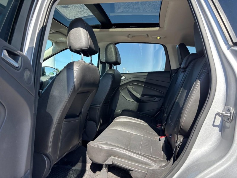 Ford Escape Vehicle Full-screen Gallery Image 13