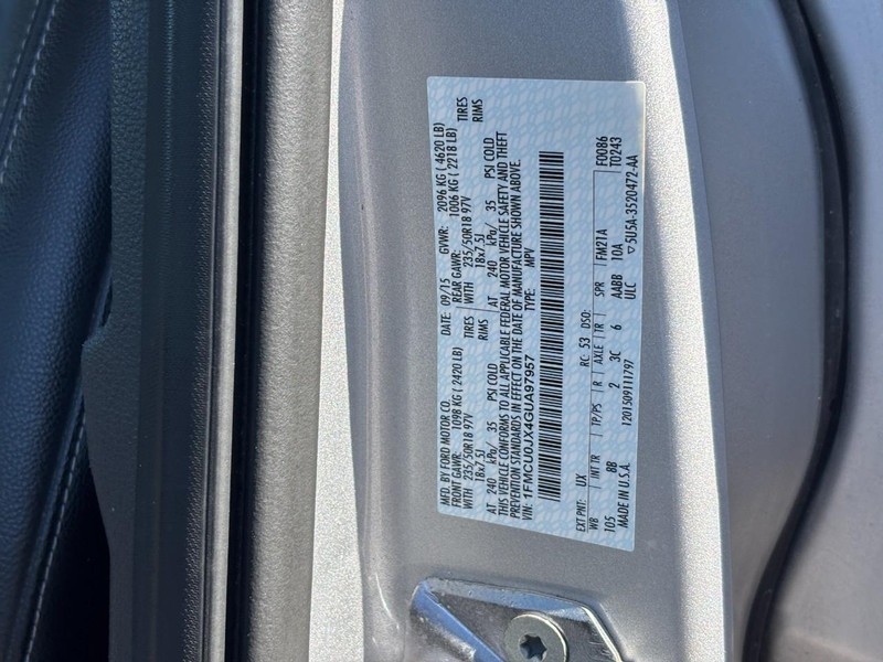 Ford Escape Vehicle Full-screen Gallery Image 25