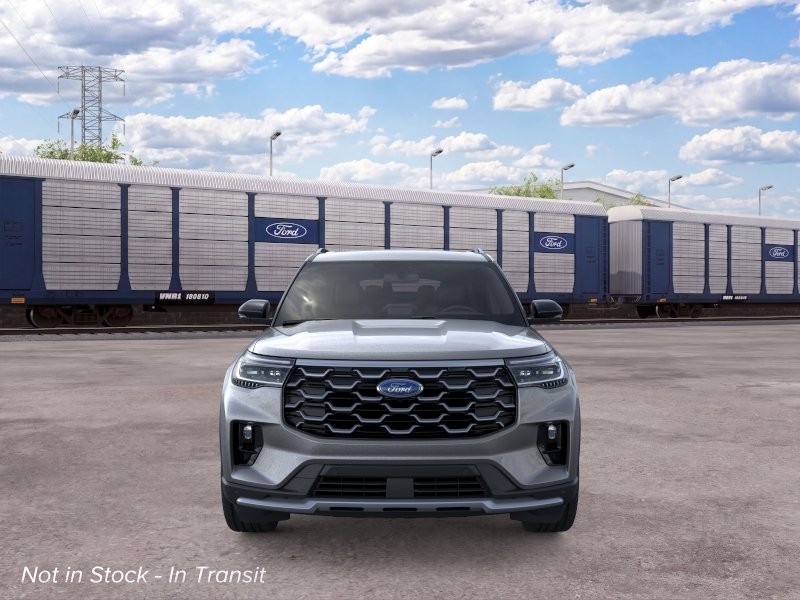 Ford Explorer Vehicle Full-screen Gallery Image 08