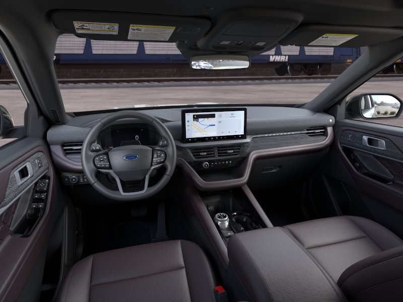 Ford Explorer Vehicle Full-screen Gallery Image 11