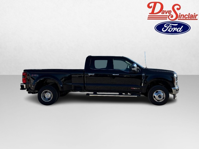 Ford Super Duty F-350 DRW Vehicle Full-screen Gallery Image 05