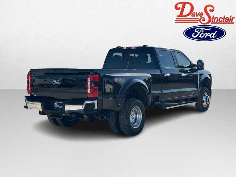 Ford Super Duty F-350 DRW Vehicle Full-screen Gallery Image 07