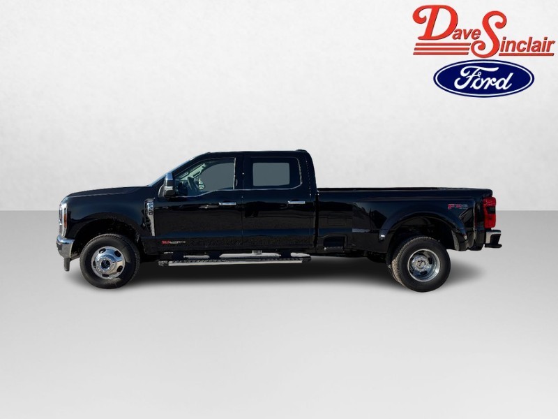Ford Super Duty F-350 DRW Vehicle Full-screen Gallery Image 10