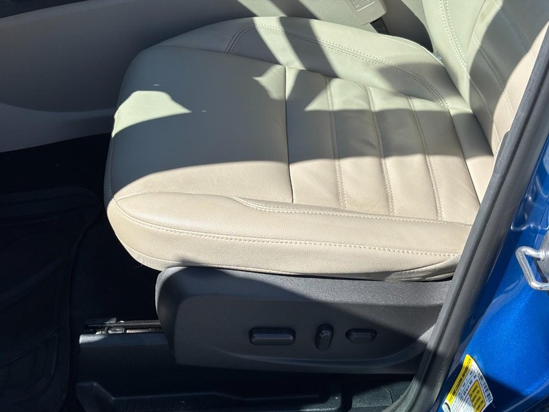 Ford Escape Vehicle Image 17