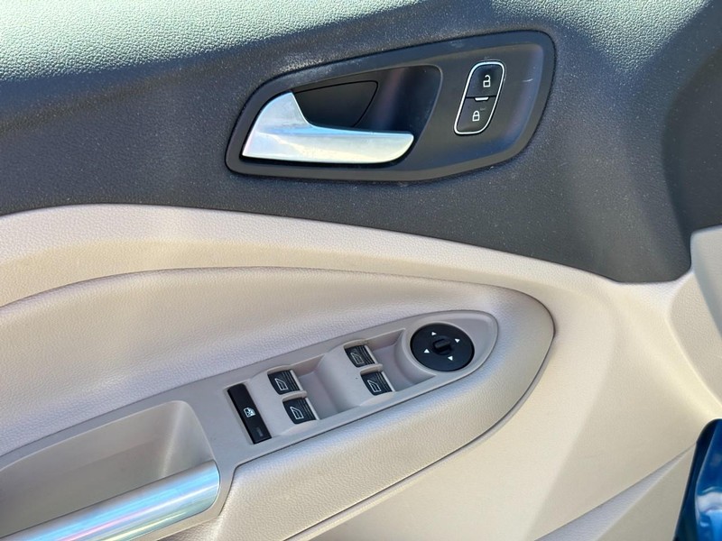 Ford Escape Vehicle Image 18