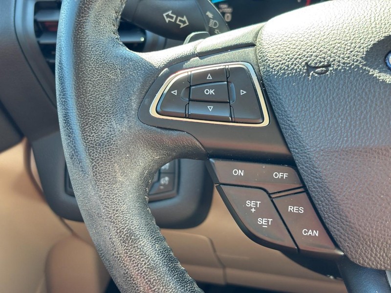 Ford Escape Vehicle Image 19