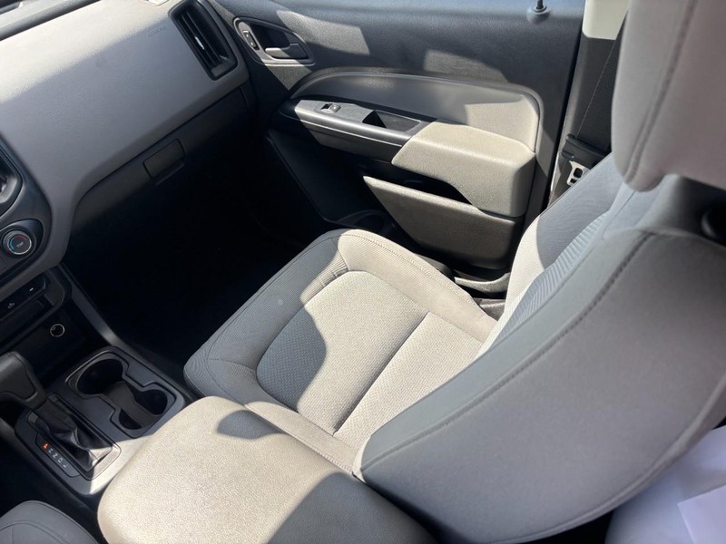 Chevrolet Colorado Vehicle Image 16