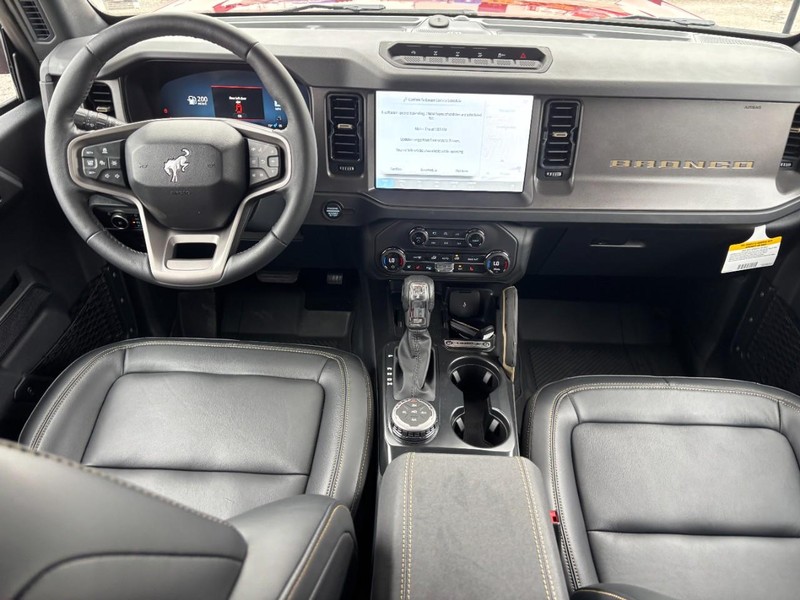 Ford Bronco Vehicle Image 15