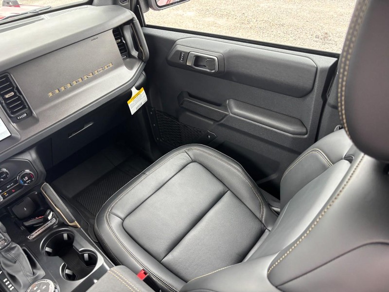 Ford Bronco Vehicle Image 16