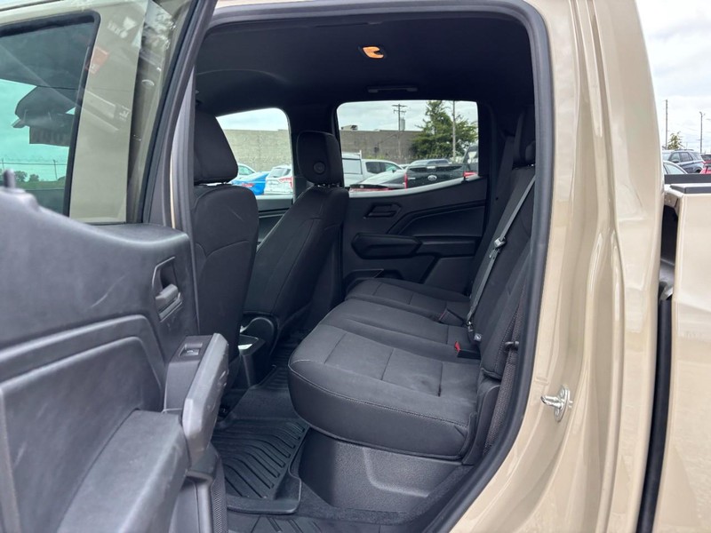 Chevrolet Colorado Vehicle Image 13