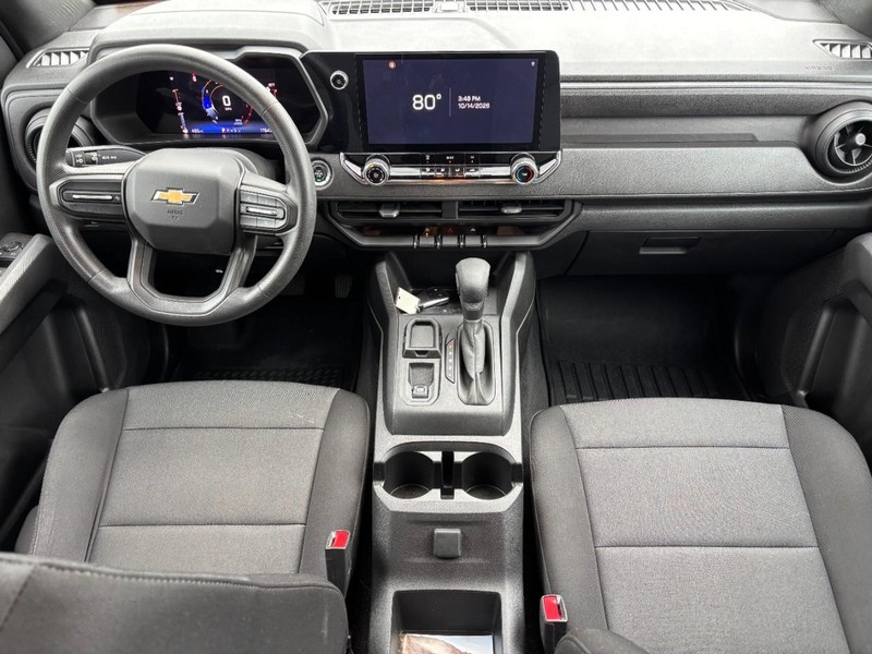 Chevrolet Colorado Vehicle Image 14