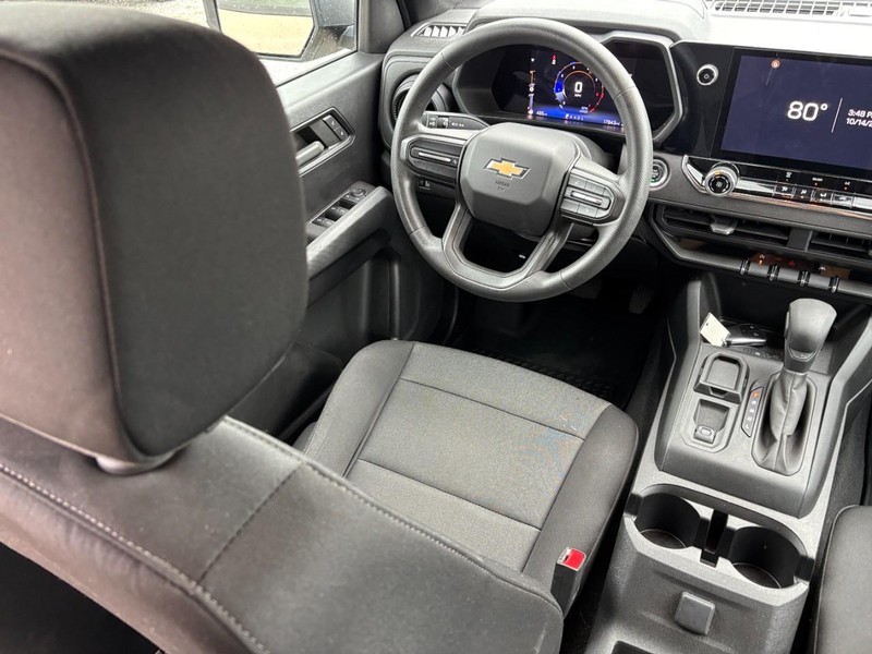 Chevrolet Colorado Vehicle Image 15