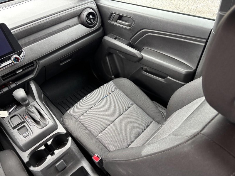 Chevrolet Colorado Vehicle Image 16