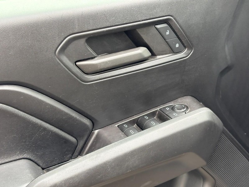 Chevrolet Colorado Vehicle Image 18