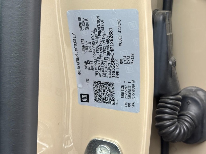 Chevrolet Colorado Vehicle Image 24