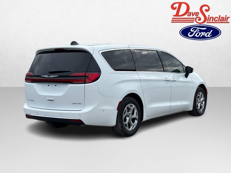 Chrysler Pacifica Vehicle Image 07
