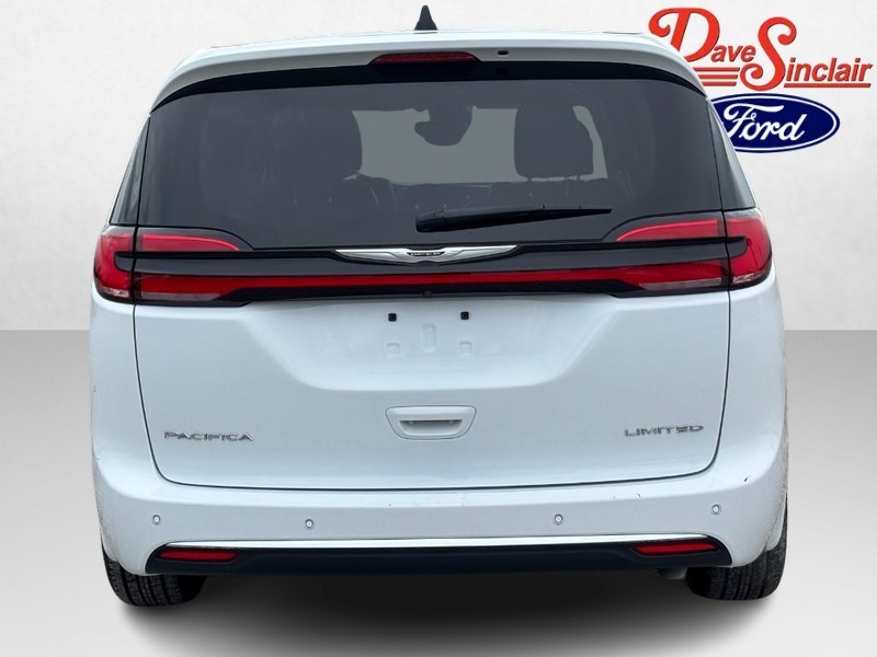 Chrysler Pacifica Vehicle Image 08
