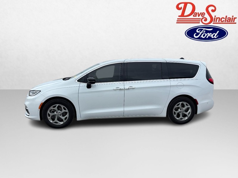 Chrysler Pacifica Vehicle Image 10