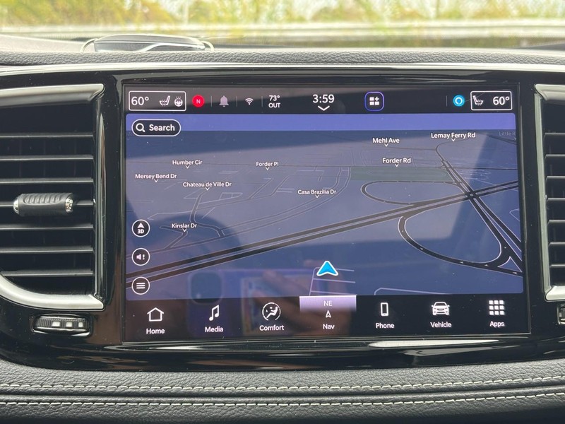 Chrysler Pacifica Vehicle Image 24