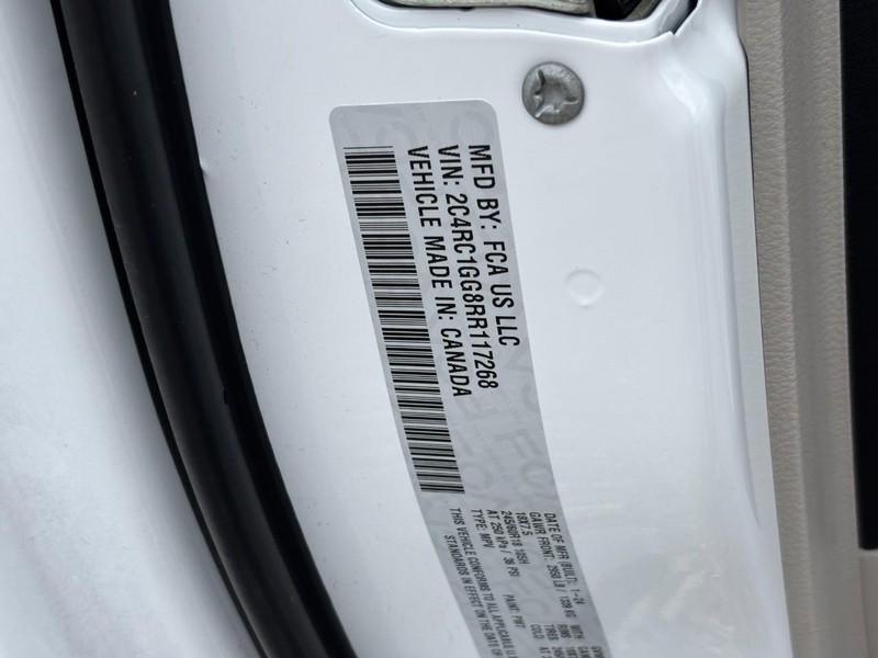 Chrysler Pacifica Vehicle Image 27