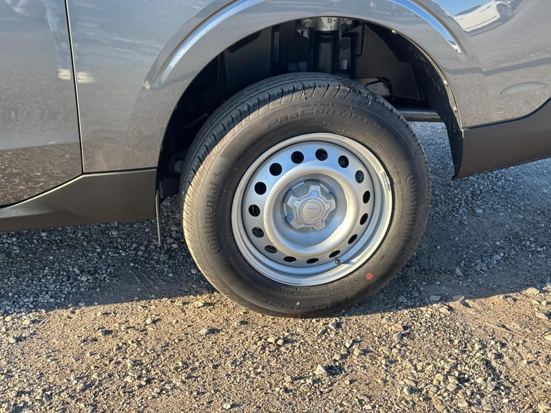 Ford Maverick Vehicle Image 12