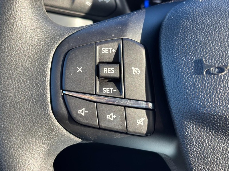Ford Maverick Vehicle Image 19