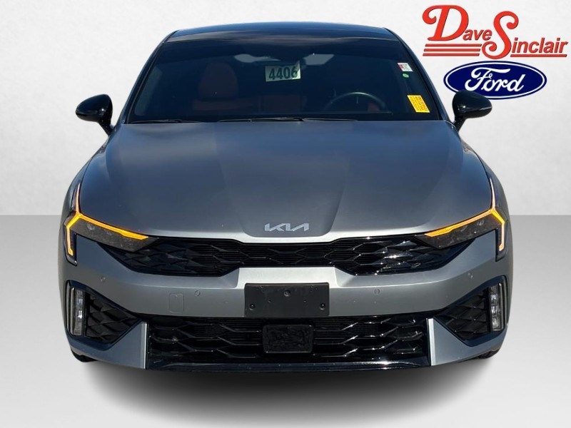 Kia K5 Vehicle Image 02