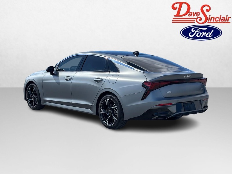 Kia K5 Vehicle Image 09