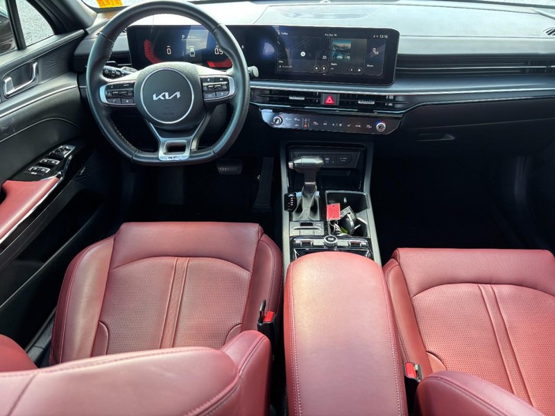 Kia K5 Vehicle Image 15