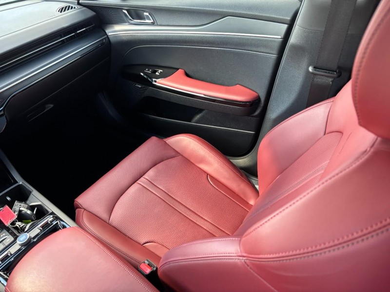 Kia K5 Vehicle Image 16