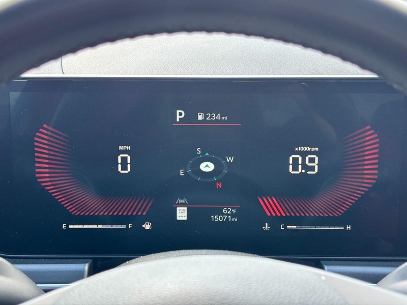 Kia K5 Vehicle Image 21