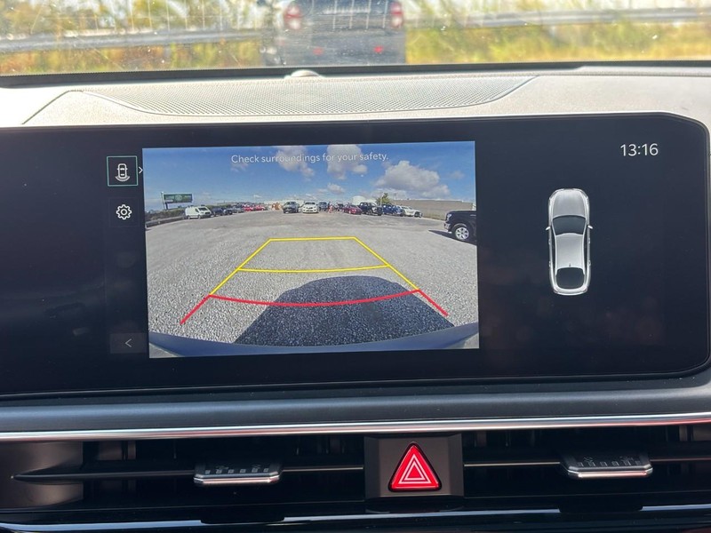 Kia K5 Vehicle Image 24