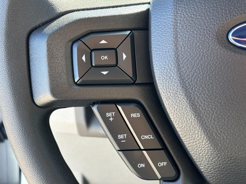 Ford E-Series Cutaway Vehicle Full-screen Gallery Image 18