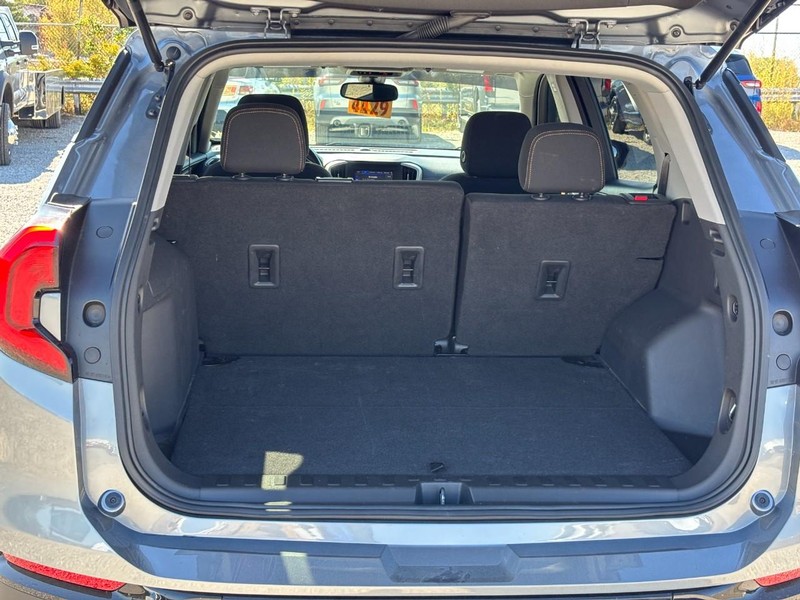 GMC Terrain Vehicle Full-screen Gallery Image 11