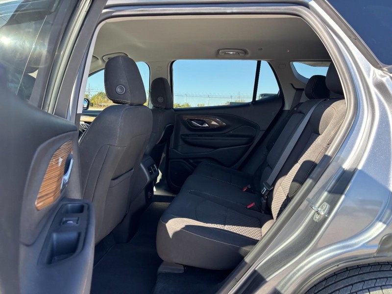 GMC Terrain Vehicle Full-screen Gallery Image 13