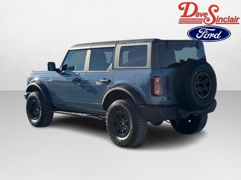 Ford Bronco Vehicle Full-screen Gallery Image 09