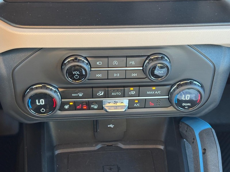 Ford Bronco Vehicle Full-screen Gallery Image 25