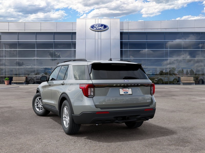 Ford Explorer Vehicle Full-screen Gallery Image 10