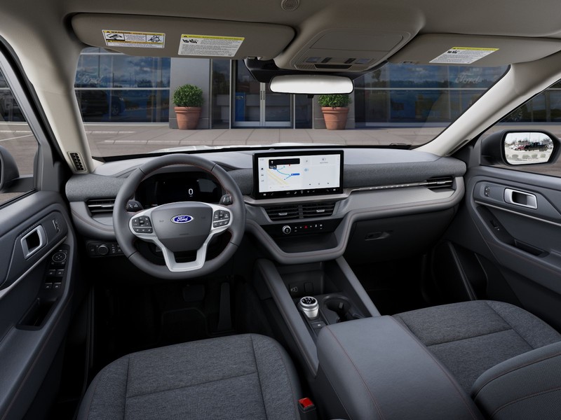 Ford Explorer Vehicle Full-screen Gallery Image 11