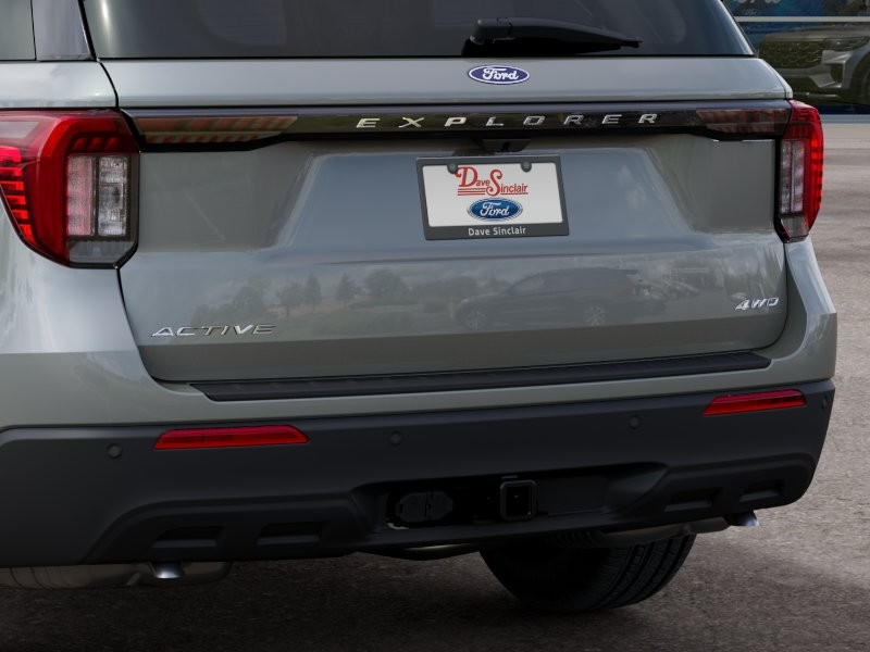 Ford Explorer Vehicle Full-screen Gallery Image 25